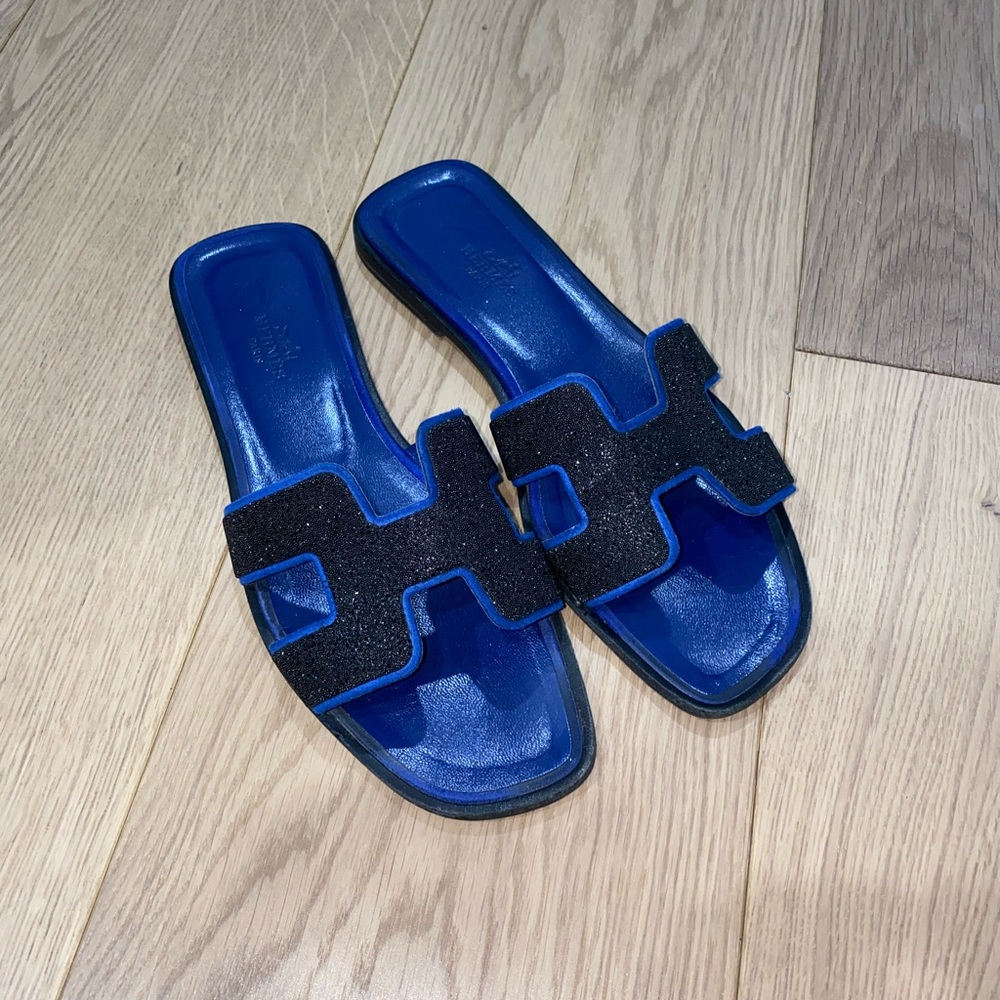 Hermès glittery oran sandals black and blue, gently used